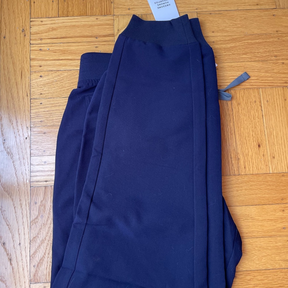 NEW FIGS Zamora Jogger Scrub Pants Size SP in Navy Small Petite - Picture 8 of 8